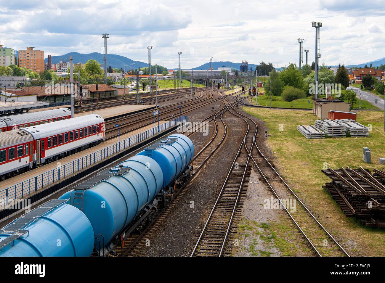 Binari ferroviari della stazione di Poprad, Slovacchia Foto Stock