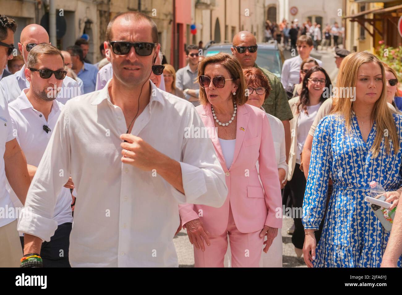 Presidente della Camera dei rappresentanti degli Stati Uniti, Nancy Patricia Pelosi, visita il villaggio di Fornelli in provincia di Isernia, Molise, Italia, luogo di nascita di sua madre che partì per gli Stati Uniti quando aveva tre anni Foto Stock