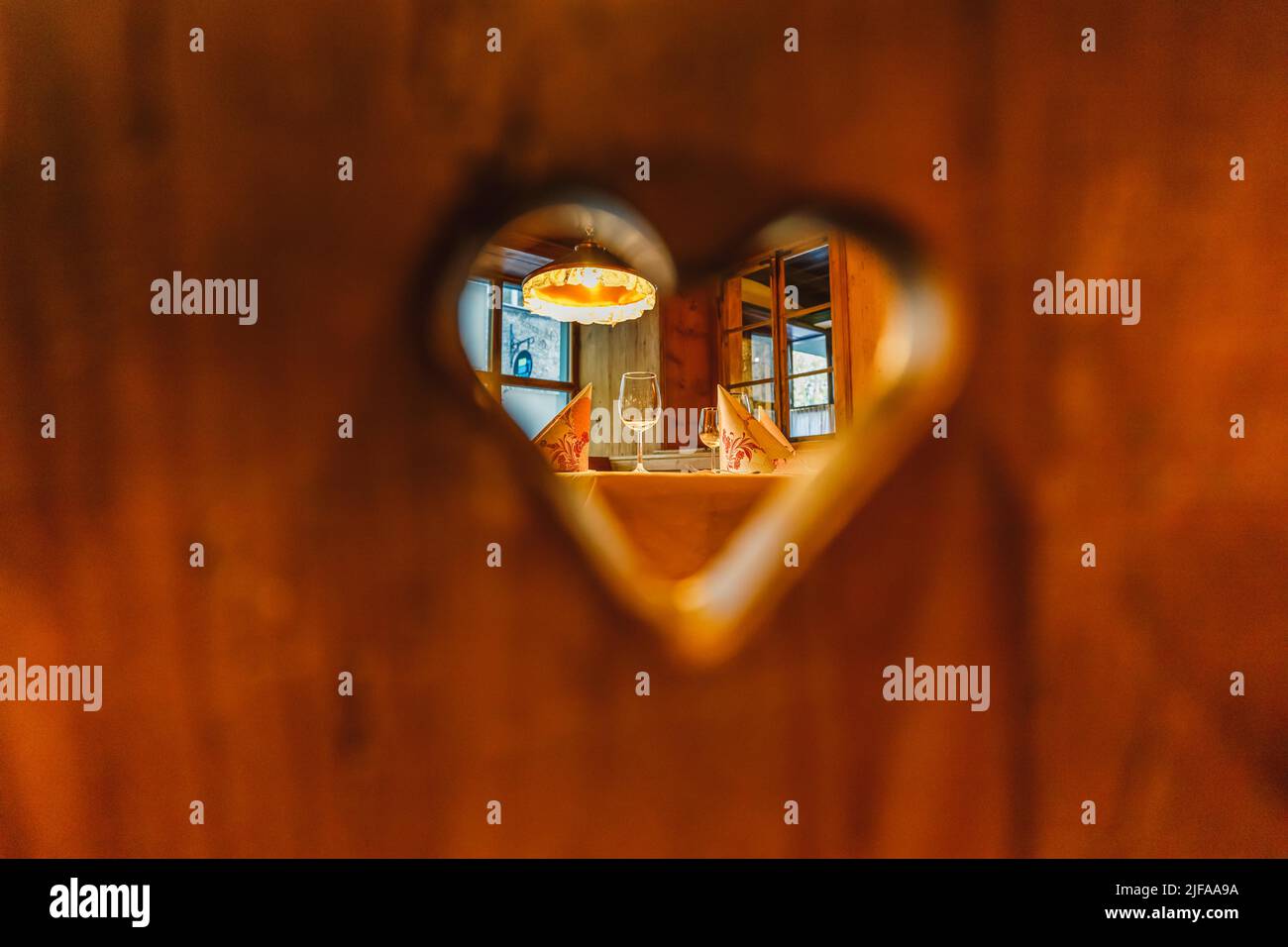 Simbolo del cuore, impostazione della tabella, Innsbruck, Tirolo Foto Stock