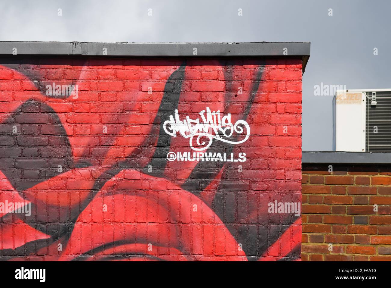 Watford, Regno Unito, 1st luglio 2022, Sir Elton John mural ha rivelato oggi. Il murale è stato creato da Murwall prima dei concerti di Elton John a Vicarage Road. , Andrew Lalchan Photography/Alamy Live News Foto Stock
