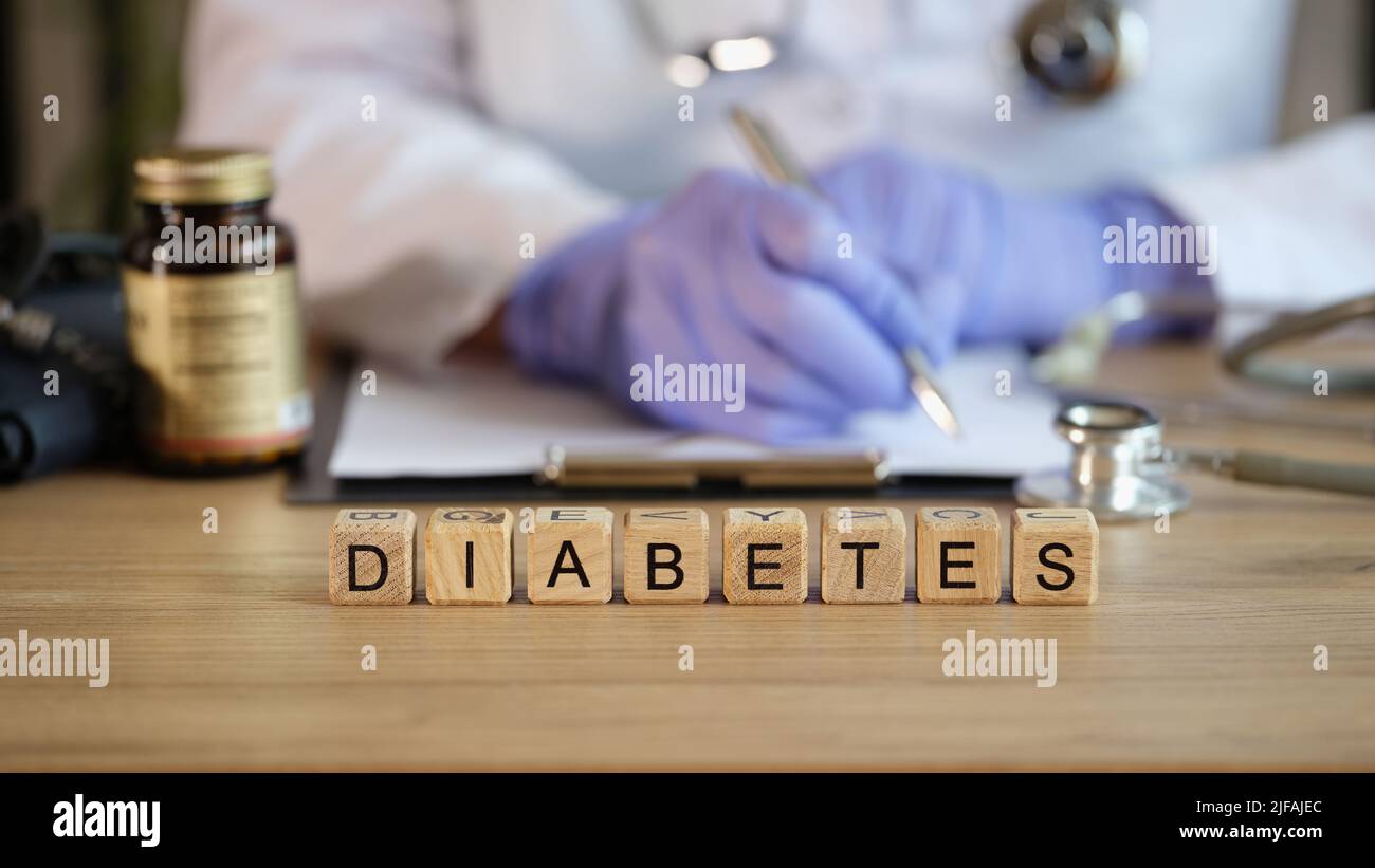 Diagnosi di diabete mellito e prescrizione del medico di trattamento Foto Stock