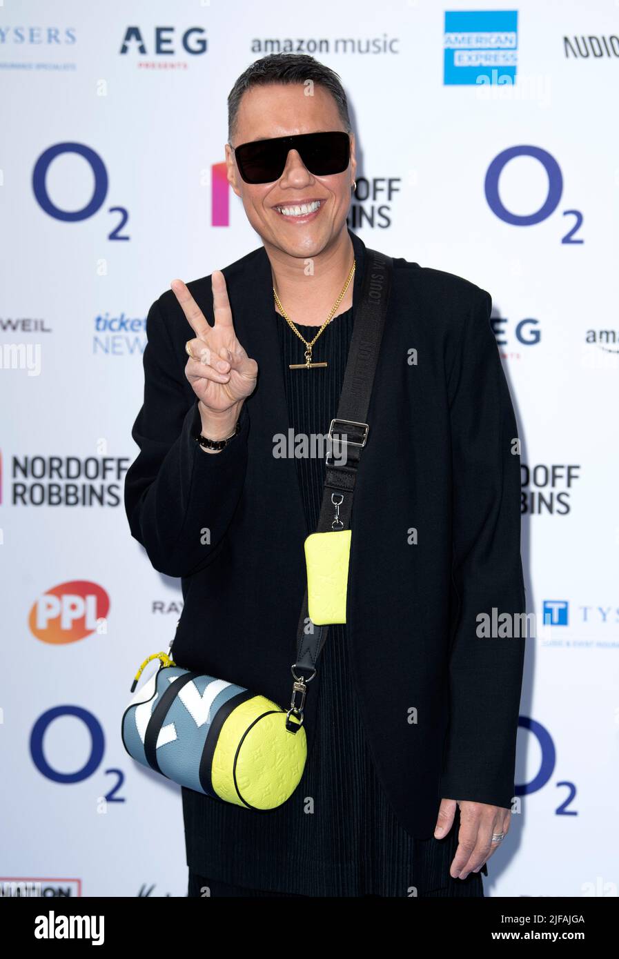 Londra, Regno Unito. 01st luglio 2022. Luglio 1st, 2022. Londra, Regno Unito. GOK WAN arriva al Nordoff Robbins O2 Silver Clef Awards Londra. Credit: Doug Peters/Alamy Live News Foto Stock