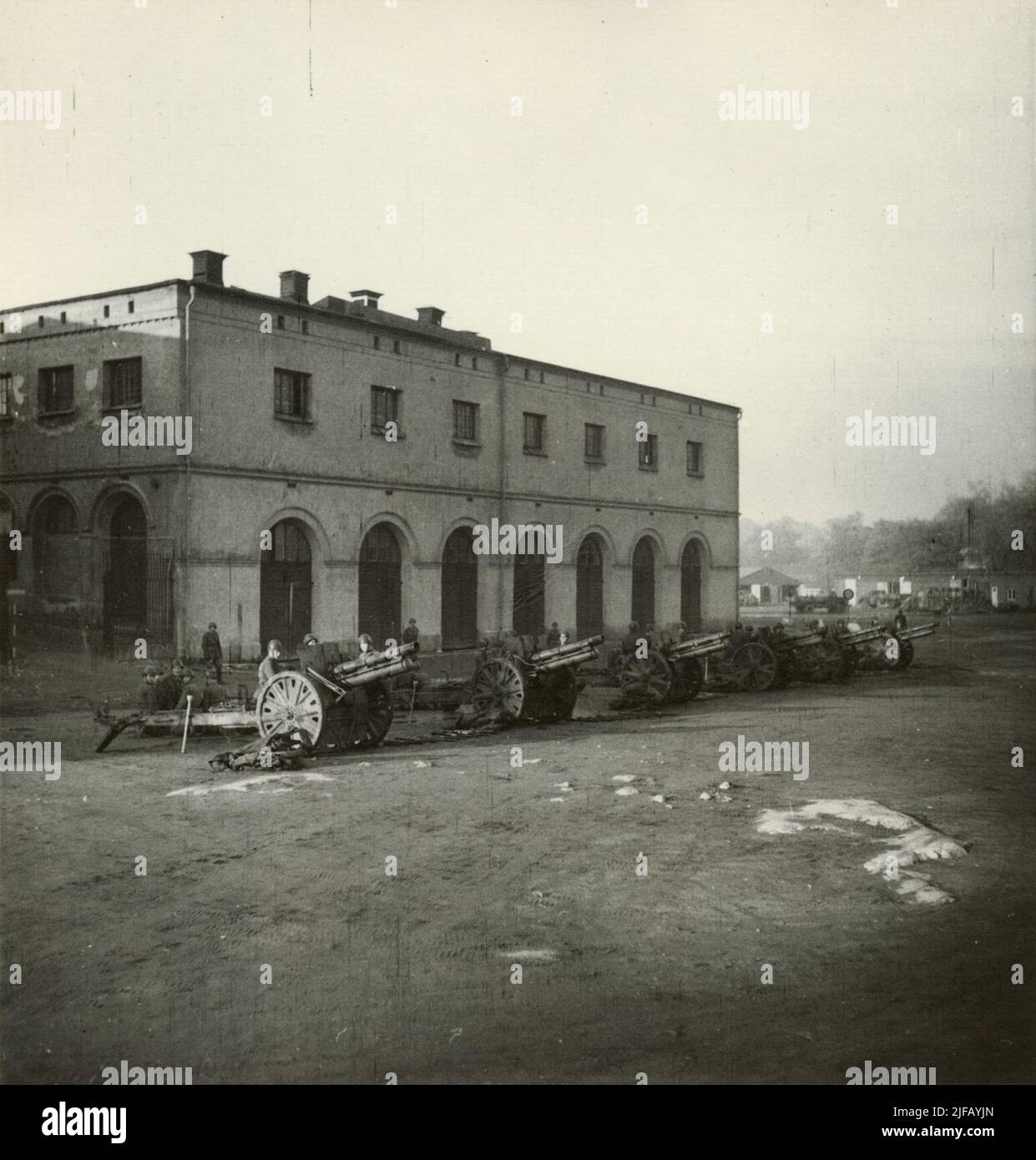 Esercitazione del giocatore con 10,5 cm Haubits, reggimento di artiglieria di Svea A 1, primavera 1947. Foto Stock