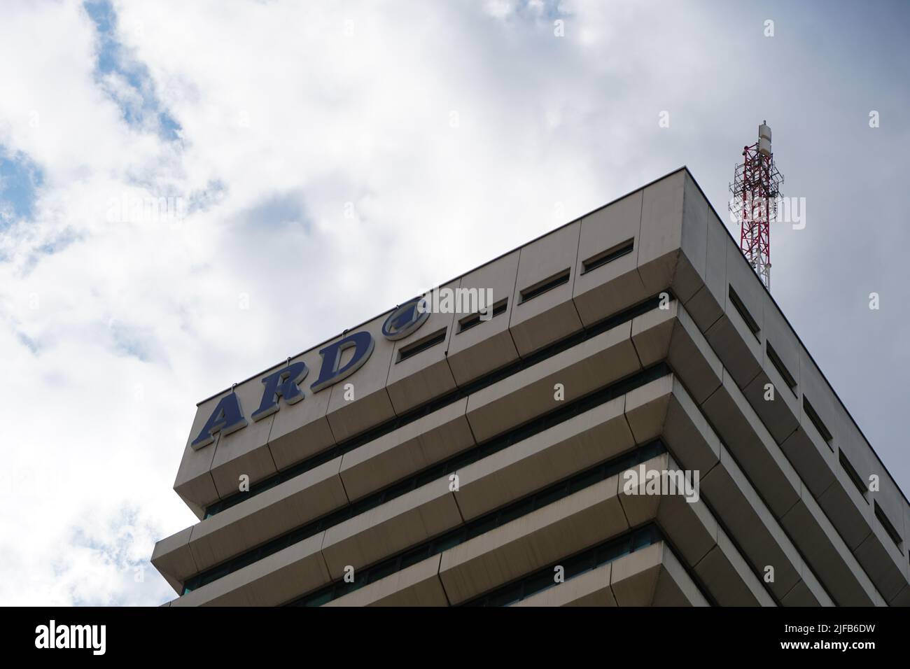 ARD (öffentlich-rechtliche) Firmenlogo auf der Bayerischer Rundfunk (Bayerischer Rundfunk) Gebäude in München, Baviera, Germania Foto Stock