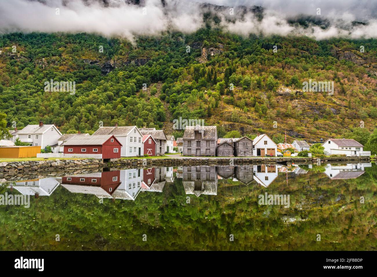 Norvegia, Contea di Sogn og Fjordane, Laerdal, le case dei pescatori Foto Stock