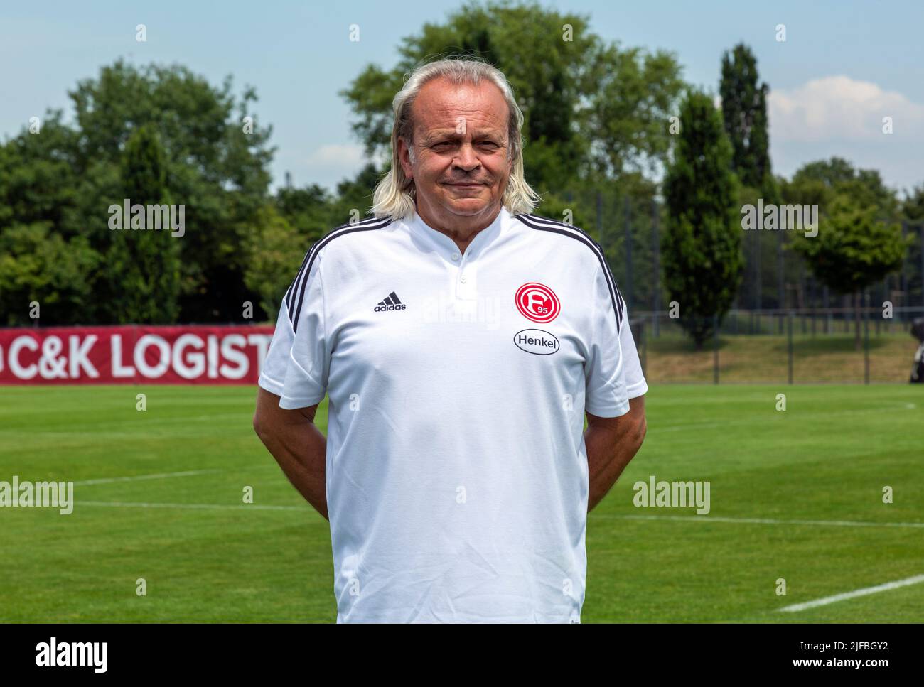 calcio, 2. Bundesliga, 2022/2023, Fortuna Duesseldorf, Merkur Spiel Arena, Media Day, Presentazione di squadra per la nuova stagione di gioco, stampa foto sparatutto, dottore di squadra Dr. Ulf Becker Foto Stock