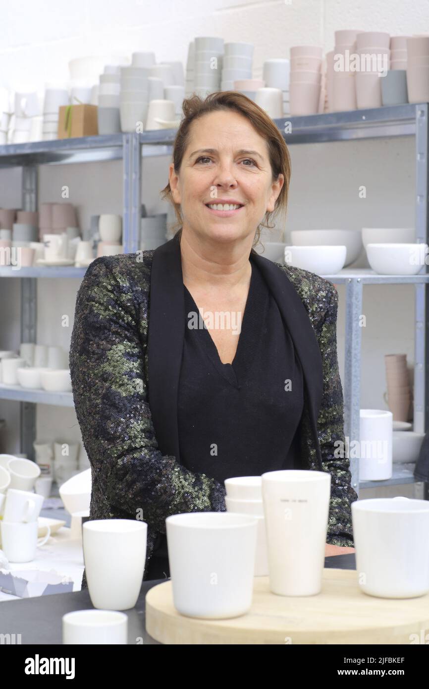 Francia, Nord, Roubaix, le Vestiaire (Les Maisons de Mode) riunisce boutique-laboratori di design, Sophie Masson che produce porcellana Foto Stock