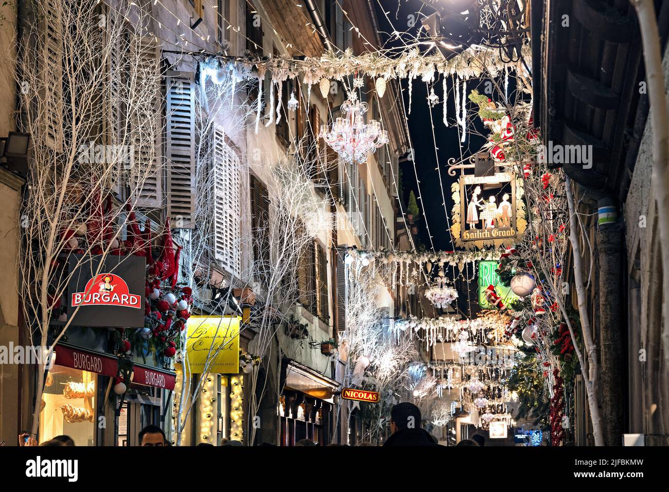 Francia, Bas Rhin, Strasburgo, mercatino di Natale, decorazioni e illuminazioni. Foto Stock