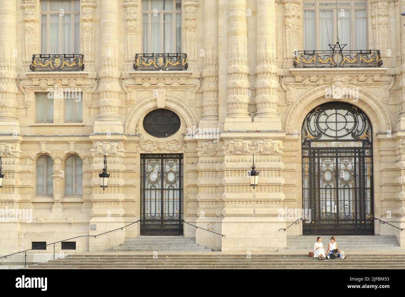 Francia, Nord, Roubaix, Grand-Place, Hôtel de Ville costruita tra il 1907 e il 1911 dagli architetti Ernest Thibeau e Victor Laloux Foto Stock