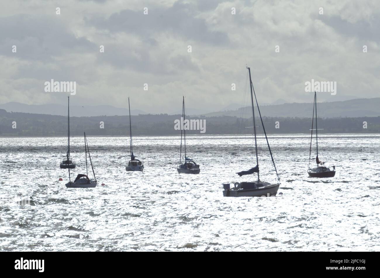 Barche all'ancora a Cromarty sull'isola Nera di Inverness-shire, Scozia, Regno Unito Foto Stock