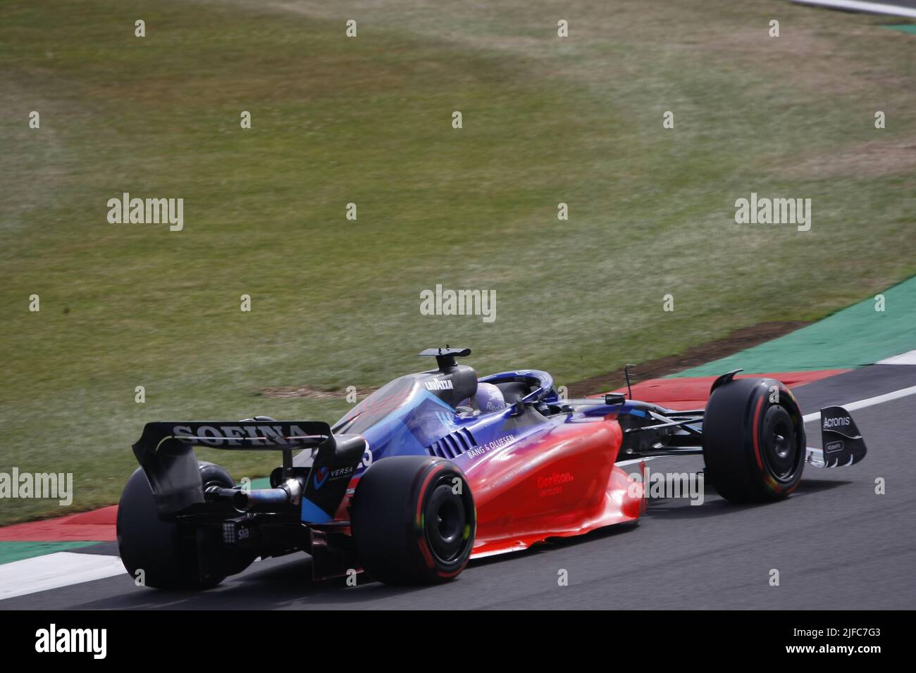 Silverstone, Northants, Regno Unito. 1st luglio 2022. Alex Albon, Williams, con vernice aerodinamica esposta sui baccelli laterali durante la prima giornata di prove per LA FORMULA LENOVO 1 Gran Premio di Gran Bretagna Credit: Motofoto/Alamy Live News Foto Stock