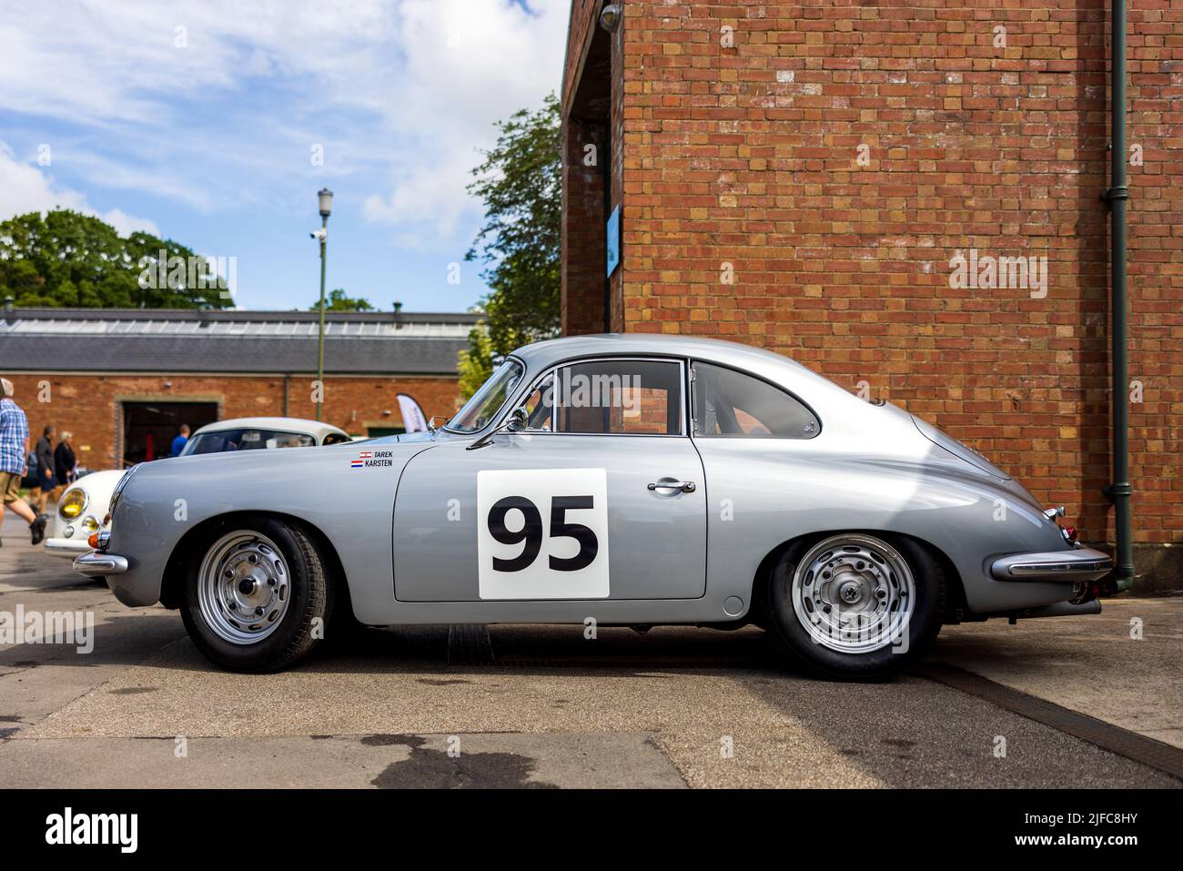 1961 Porsche 356B Carrera GT ‘95 HOT’ in mostra allo Scramble di giugno che si tiene presso il Bicester Heritage Centre il 19th giugno 2022 Foto Stock