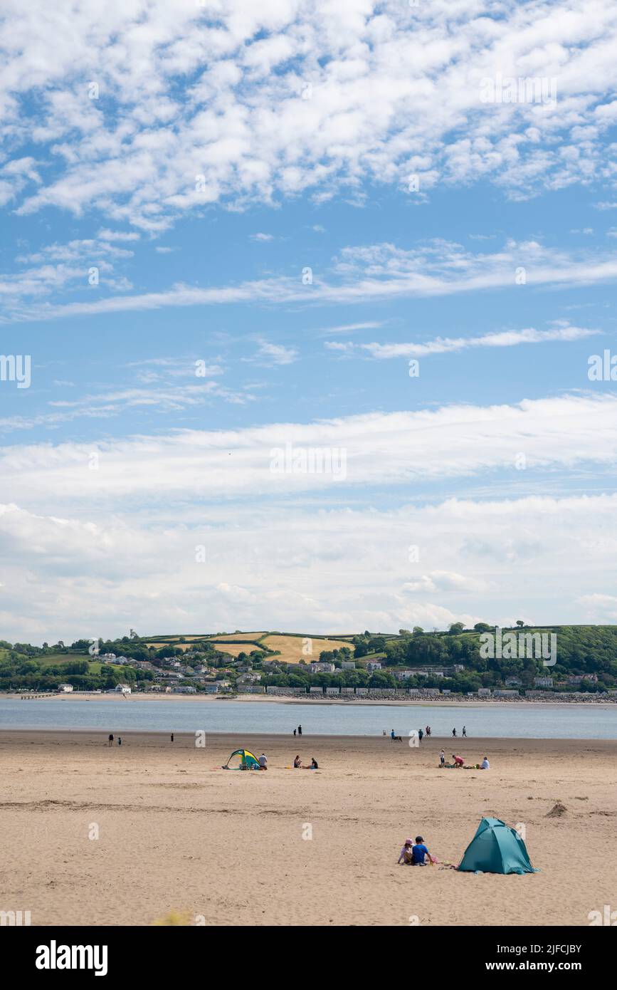 Vista generale di Llansteffan in Carmartheshire, Galles, in una giornata di sole in estate. Foto Stock