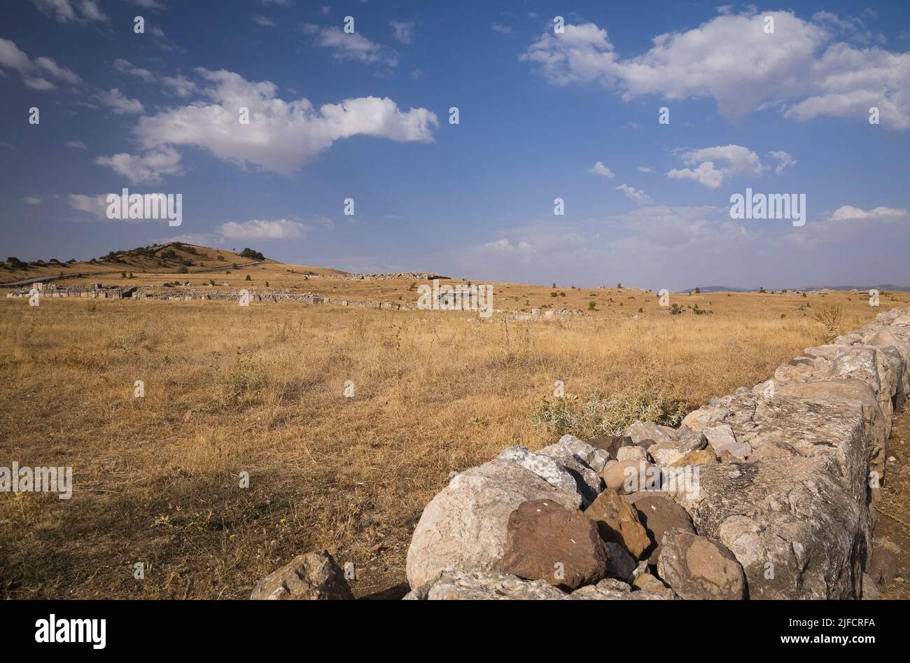 Strutture abitative nel sito dell'antica capitale ittita di Hattusas, Bogazkale, Hattusas National Park, Anatolia centrale, Turchia. Foto Stock