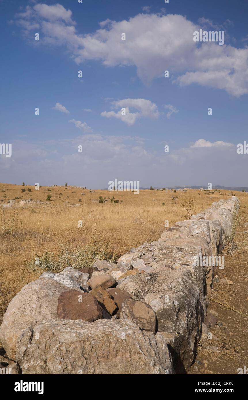 Strutture abitative nel sito dell'antica capitale ittita di Hattusas, Bogazkale, Hattusas National Park, Anatolia centrale, Turchia. Foto Stock
