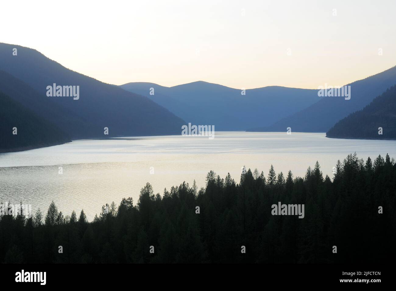Lago Koocanusa e Purcell Mountains in Montana, USA Foto Stock