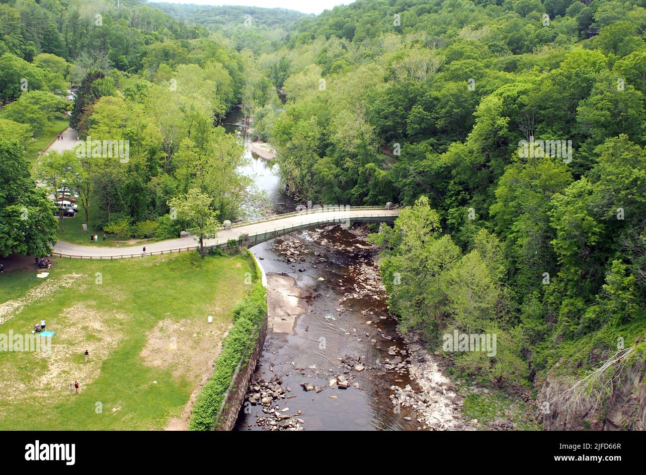 Valle del fiume Croton a valle della diga di New Croton, Croton-on-Hudson, NY, USA Foto Stock