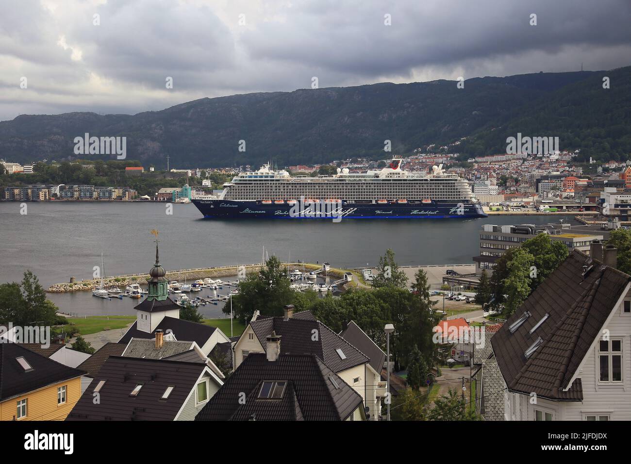 Mein Schiff 4, in visita Bergen, Norvegia Foto Stock