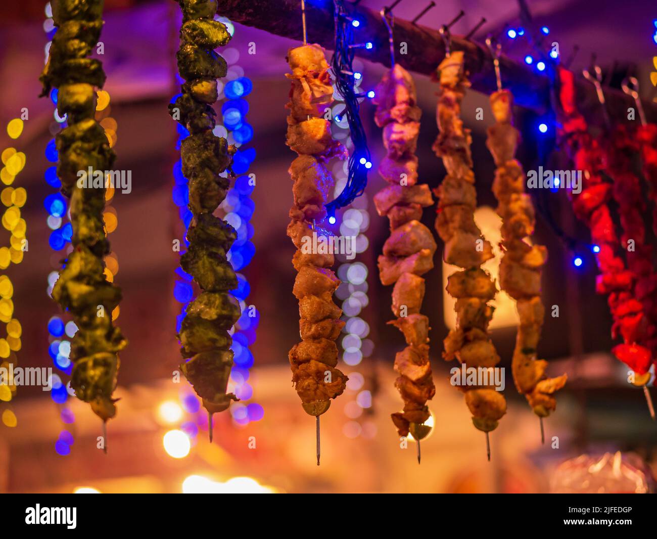 Ramadan o Ramazan cibo festa sfondo o Iftar partito concetto - varietà di kabab di pollo Foto Stock