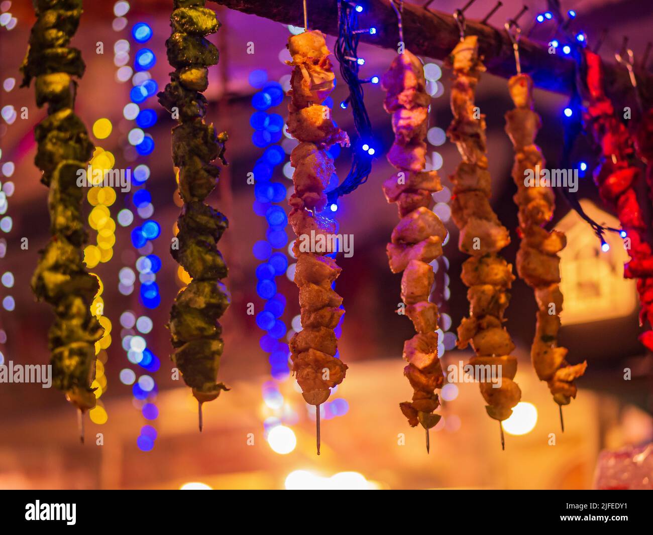 Ramadan o Ramazan cibo festa sfondo o Iftar partito concetto - varietà di kabab di pollo Foto Stock