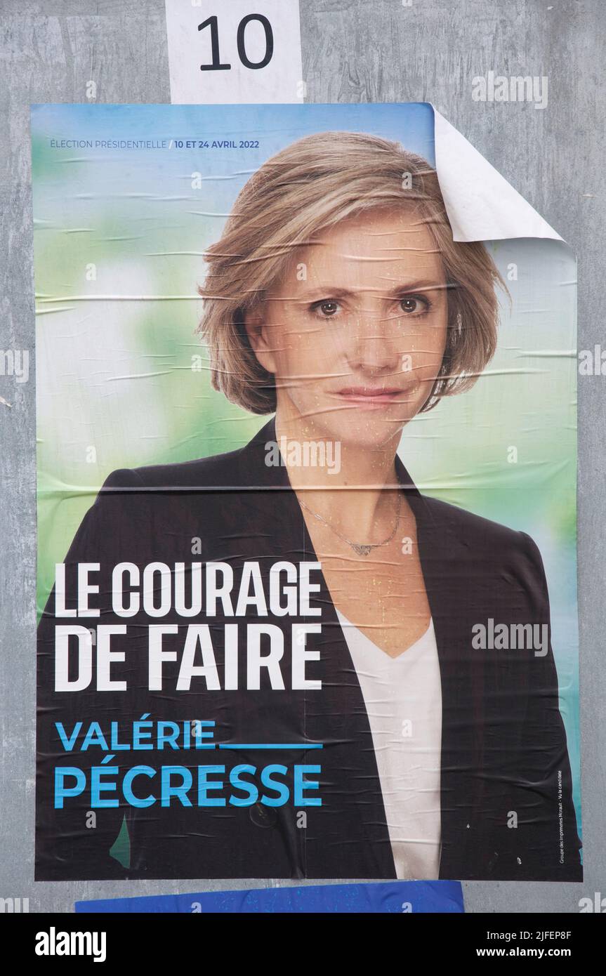 Elezioni presidenziali francesi 2022. "Il coraggio di farlo". Poster della campagna per il candidato conservatore repubblicano Valérie Pécresse. Democrazia, Francia. Foto Stock