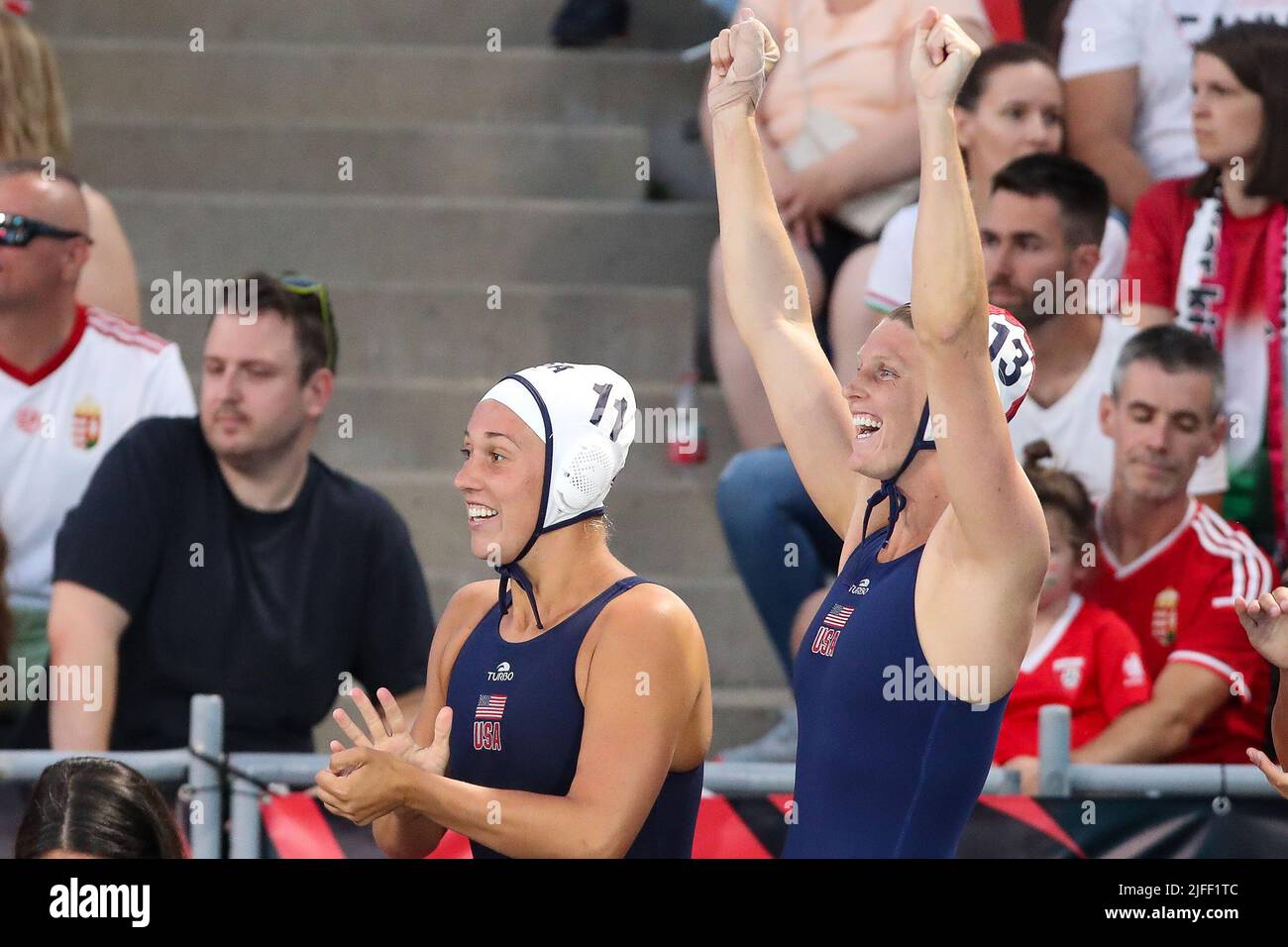 BUDAPEST, UNGHERIA - LUGLIO 2: Bayley Weber degli Stati Uniti, Amanda longan degli Stati Uniti durante i campionati mondiali FINA Budapest 2022 medaglia d'oro USA / Ungheria il 2 luglio 2022 a Budapest, Ungheria (Foto di Albert ten Hove/Orange Pictures) Foto Stock