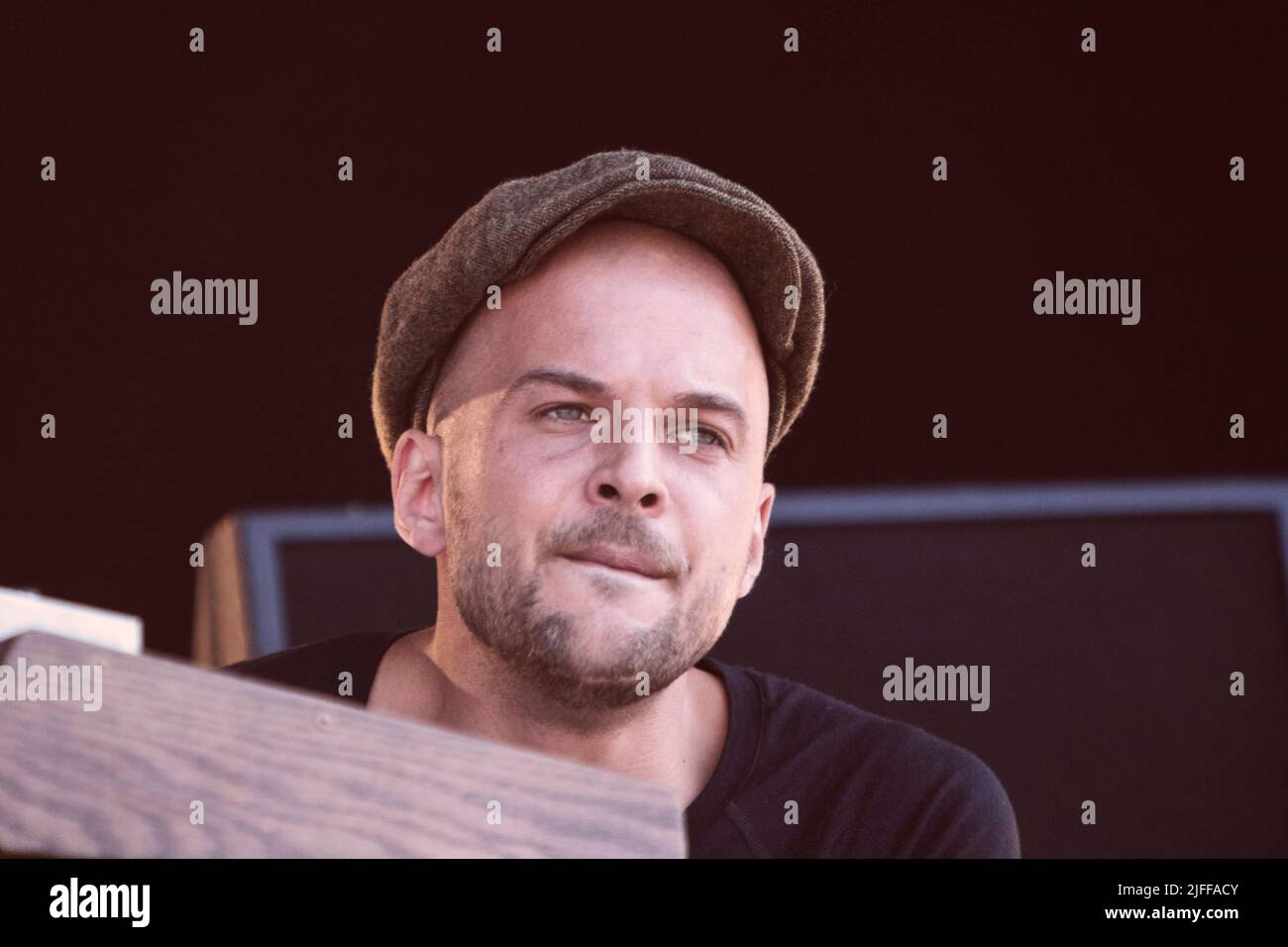 Nils Frahm si esibisce sul palco durante il festival Way out West di Gothenburg. Foto Stock