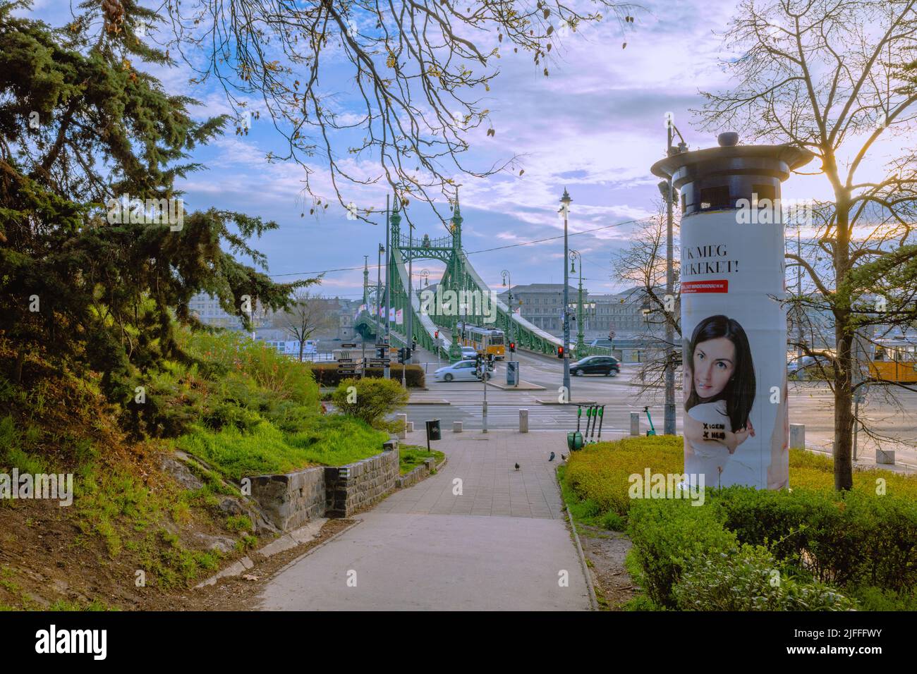 Budapest, Ungheria - 5 aprile 2022: Ponte della libertà al mattino Foto Stock
