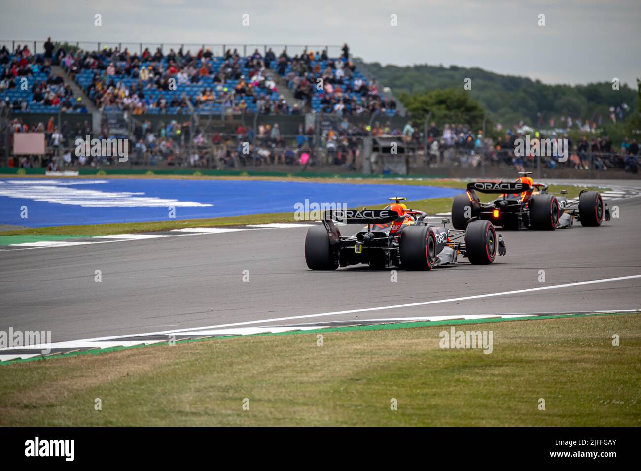 SILVERSTONE, REGNO UNITO - 02 luglio 2022: Sergio Perez, dal Messico, compete per la Red Bull Racing. Qualifiche, round 10 del campionato 2022 F1. Credit: Michael Potts/Alamy Live News Foto Stock