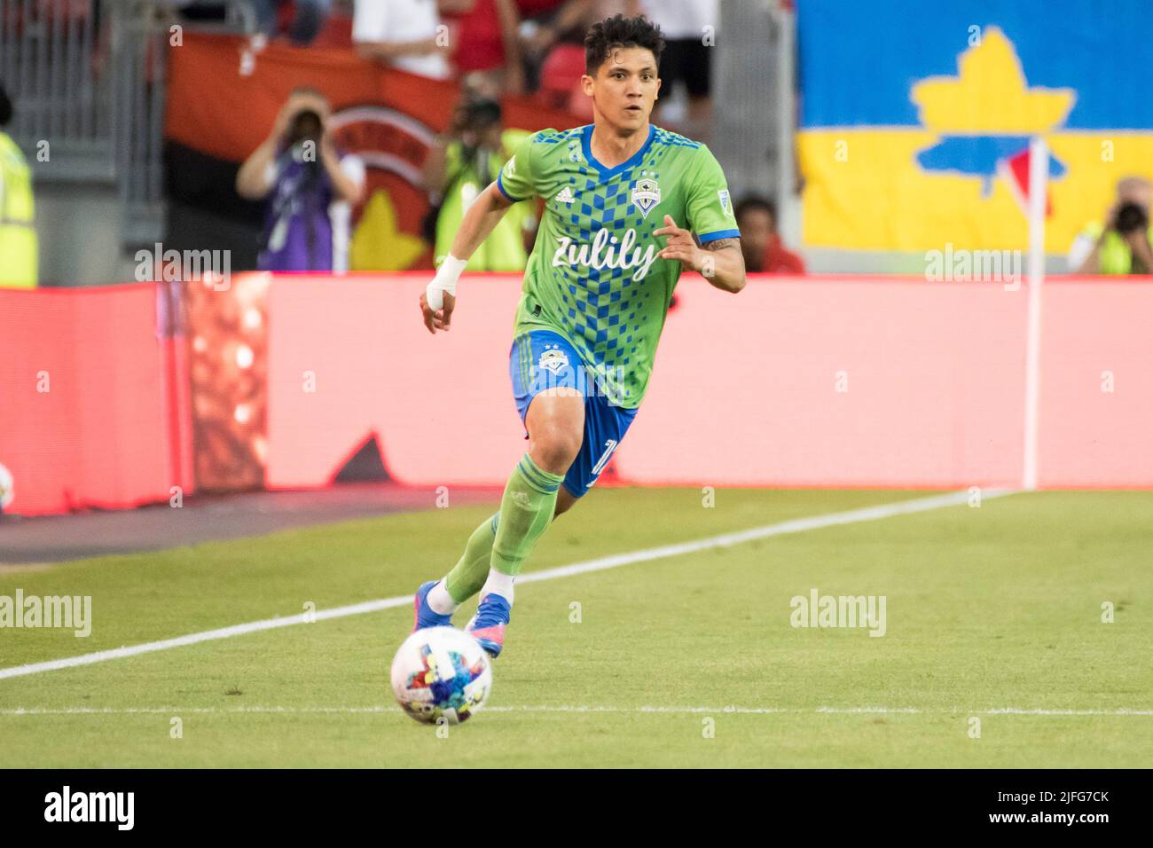 Toronto, Canada. 02nd luglio 2022. Fredy Montero (12) in azione durante la partita MLS tra il Toronto FC e il Seattle Sounders FC al BMO Field di Toronto. Il gioco si è concluso nel 2-0 per il Seattle Sounders FC. Credit: SOPA Images Limited/Alamy Live News Foto Stock