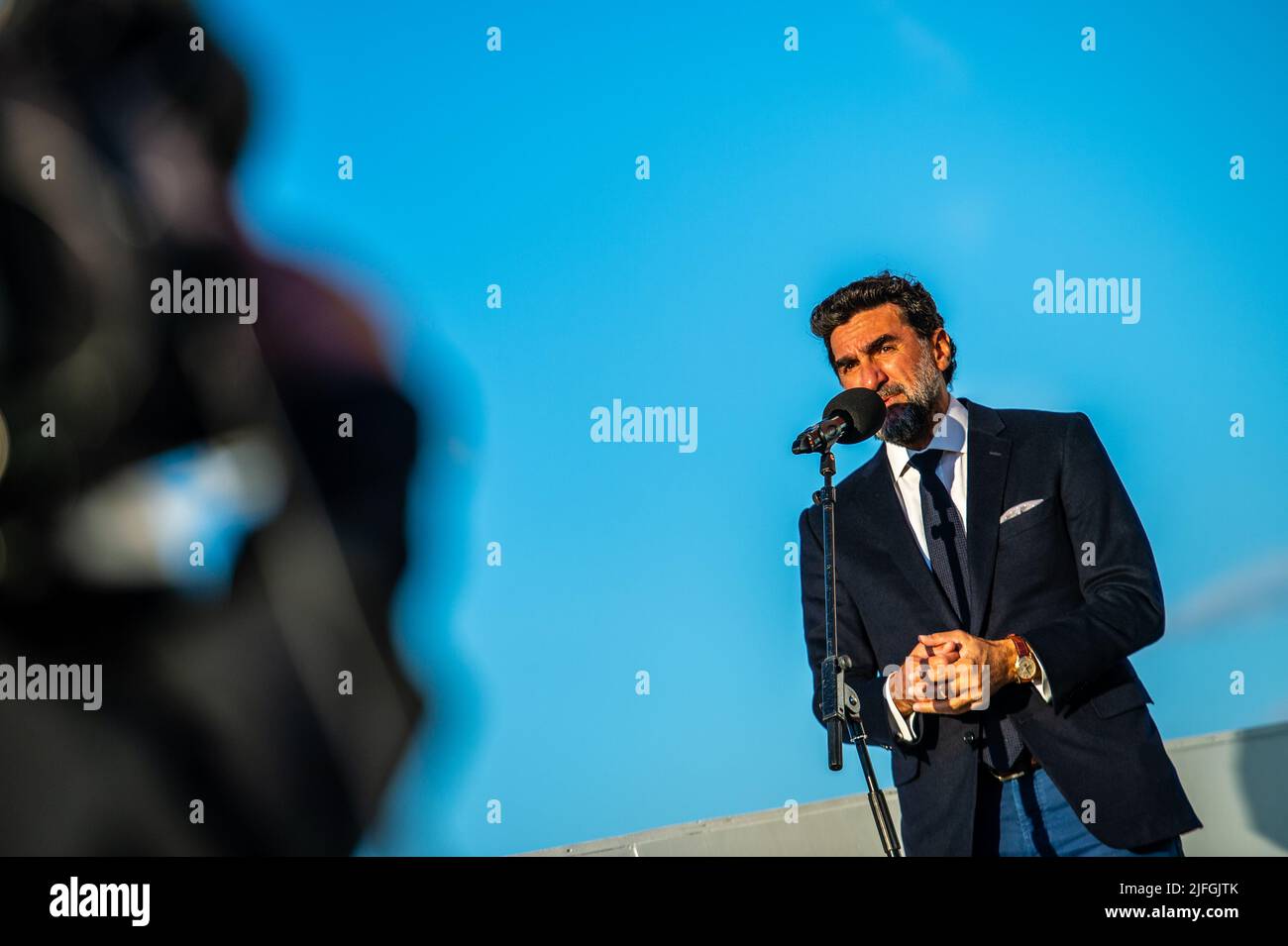 Sua Eccellenza Yasir Othman al-Rumayyan ha parlato durante la cerimonia di presentazione dei trofei del LIV Golf Invitational London al Centurion Club Foto Stock