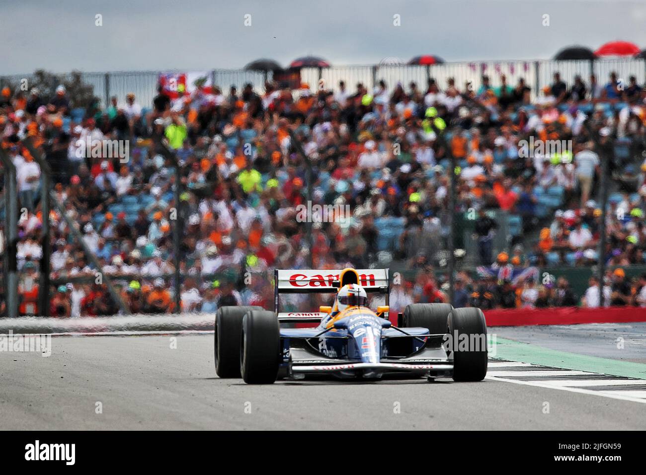 Silverstone, Regno Unito. 03rd luglio 2022. Sebastian Vettel (GER) Aston Martin F1 Team gestisce la sua Williams FW14B guidata nel 1992 da Nigel Mansell (GBR). Gran Premio di Gran Bretagna, domenica 3rd luglio 2022. Silverstone, Inghilterra. Credit: James Moy/Alamy Live News Credit: James Moy/Alamy Live News Foto Stock