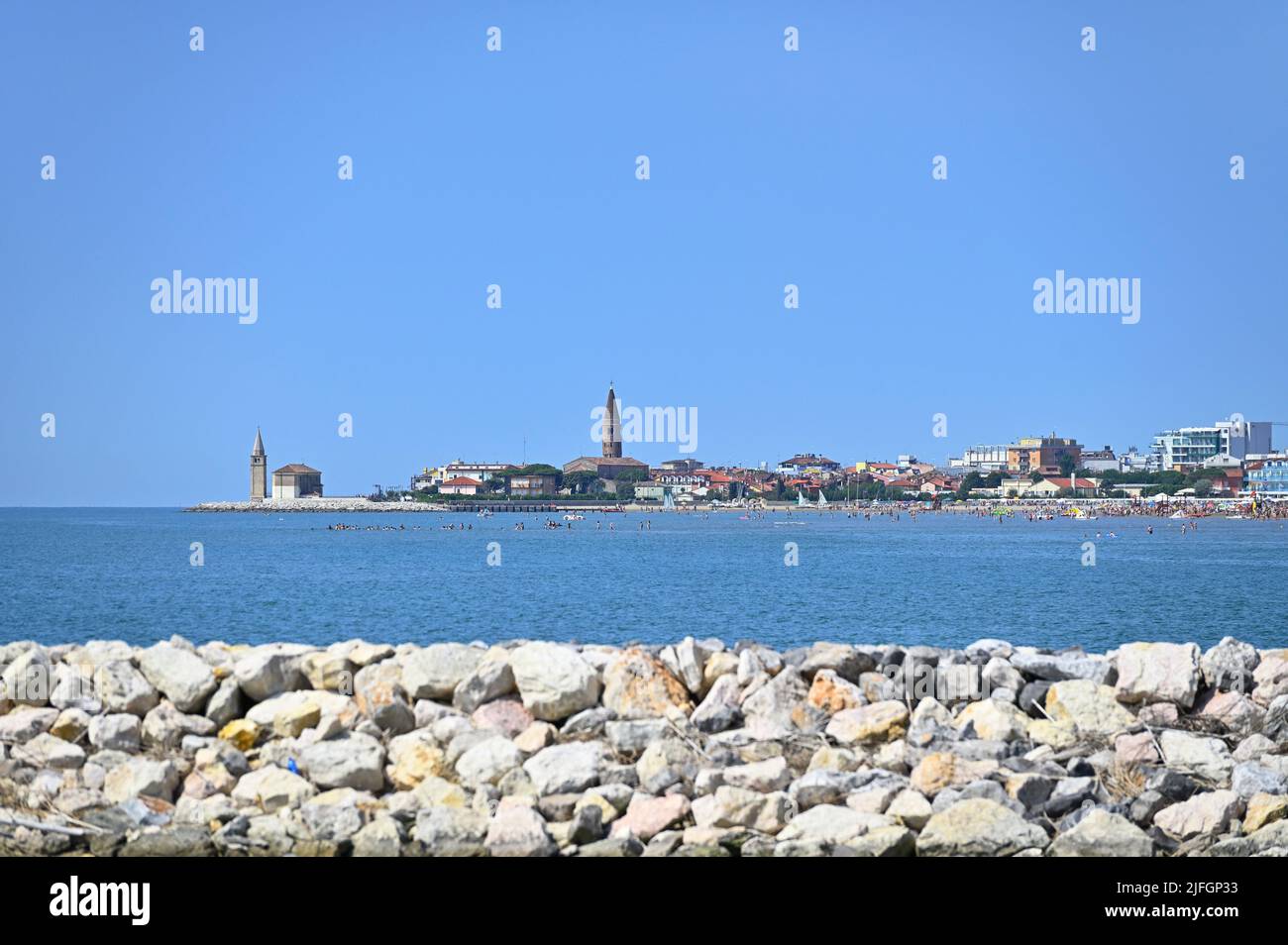 Caorle Italia. Vista di Caorle con il Campanile e la Chiesa della Madonna dell'Angelo Foto Stock