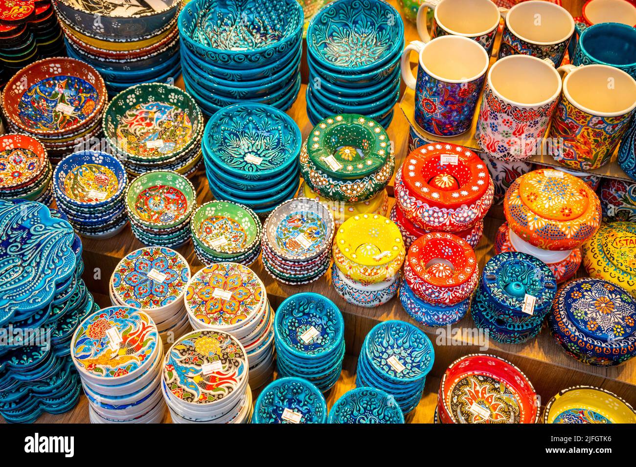 Classica ceramica turca sul mercato Foto Stock