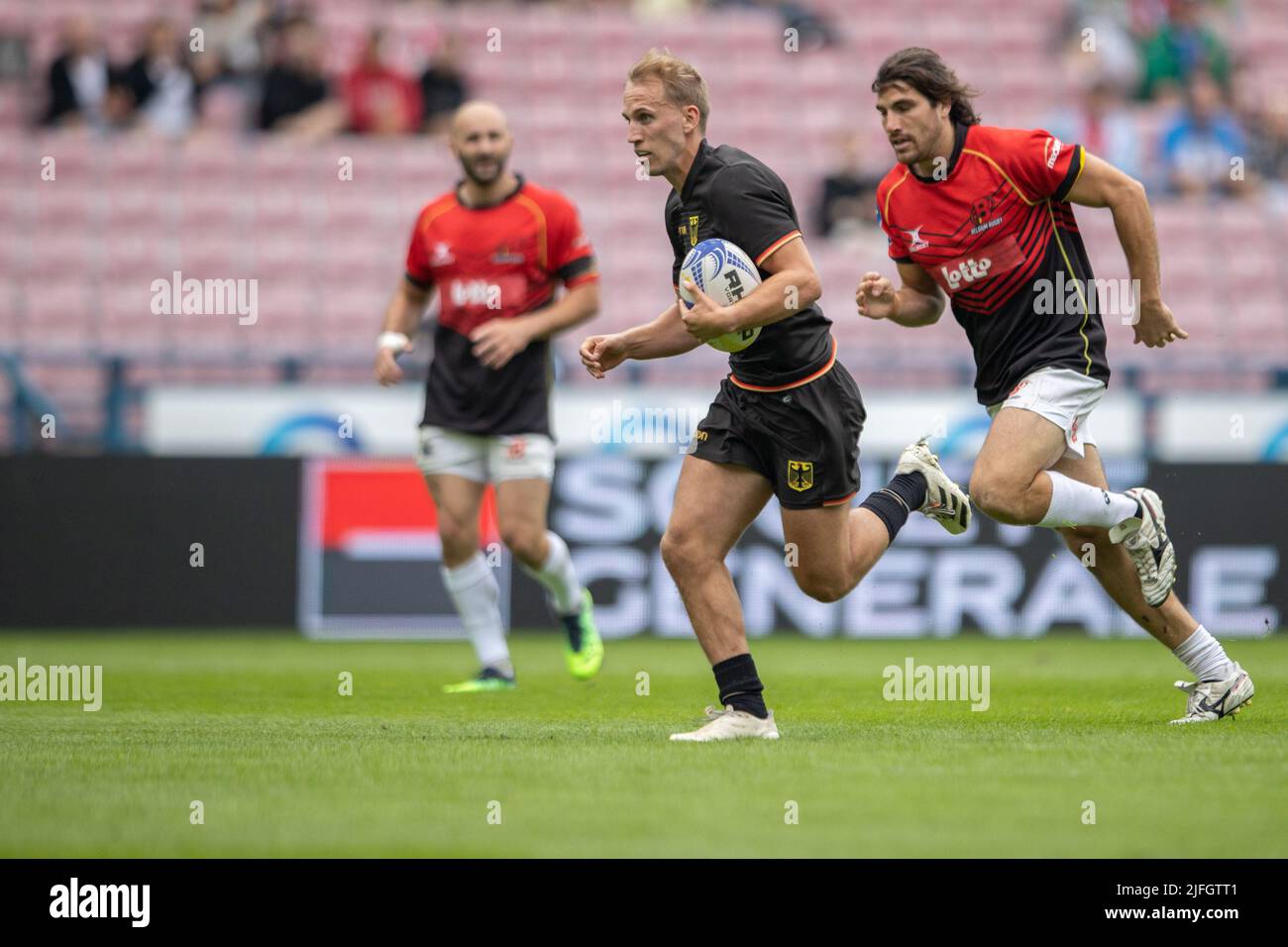 Krakau, Polonia. 02nd luglio 2022. Rugby: Campionato maschile del 7s, campionato europeo di rugby Sevens; torneo 2nd a Cracovia, 1-3 luglio 2022. Partita di gruppo Germania - Belgio. Niklas Koch (Germania, 4) in cammino per fare una prova. Credit: Jürgen Kessler/dpa/Alamy Live News Foto Stock