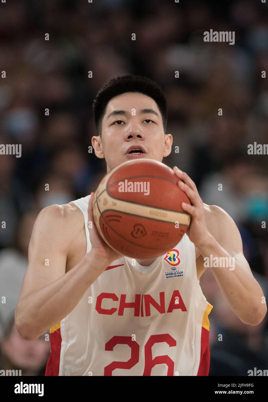 Junglong Zhu della squadra di pallacanestro della Cina in azione durante la partita della FIBA World Cup 2023 dei qualificatori Group B Window 3 tra Cina e Australia che si è tenuta alla John Cain Arena. Punteggio finale Australia 71:48 Cina. Foto Stock