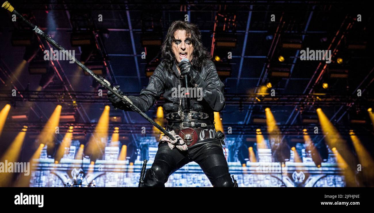 Alice Cooper si esibisce dal vivo nel 2022 Foto Stock