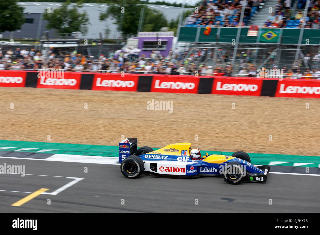 Silverstone, Regno Unito. 3rd luglio 2022. #5 Sebastian Vettel (DEU, Aston Martin Aramco Cognizant Team F1) guida la 1992 Williams FW14 di Nigel Mansell, Gran Premio di Gran Bretagna F1 al circuito di Silverstone il 3 luglio 2022 a Silverstone, Regno Unito. (Foto di ALTO DUE) credito: dpa/Alamy Live News Foto Stock