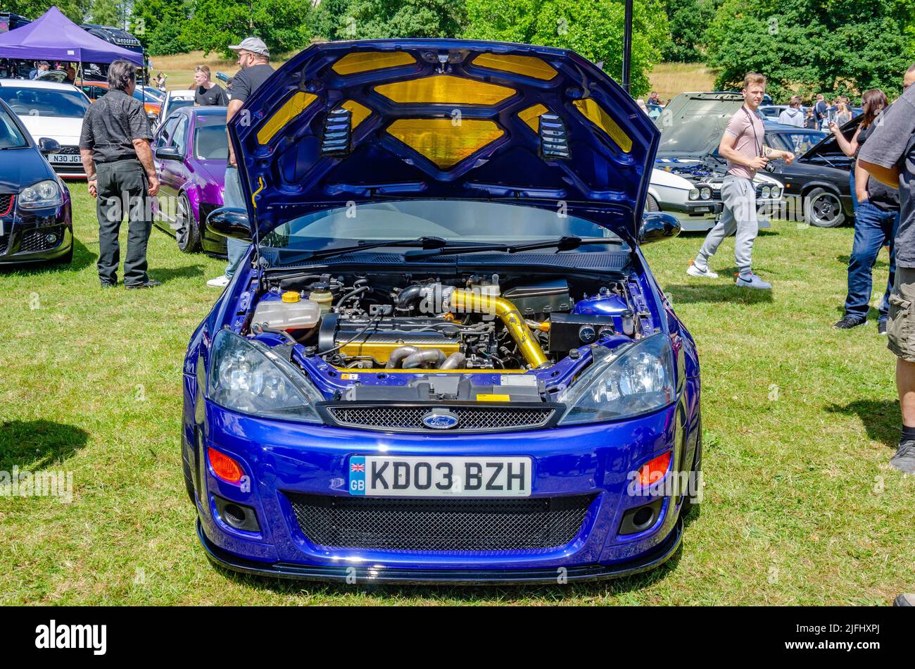 Una visione del motore di un 2003 per Focus al Berkshire Motor Show di Reading, Regno Unito Foto Stock