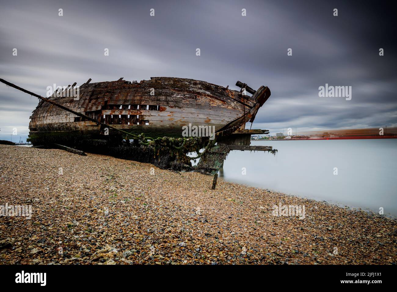 Relitto di barca marciante che si ritiene sia stato utilizzato durante il D-Day Foto Stock