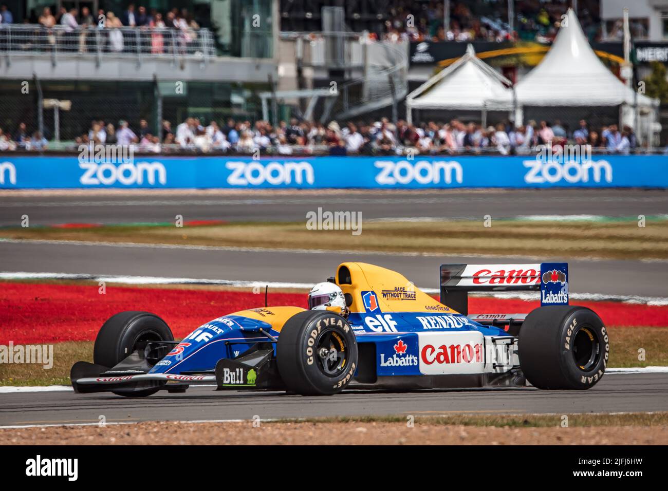 Silverstone, Regno Unito. 03rd luglio 2022. Sebastian Vettel (GER) Aston Martin F1 Team gestisce la sua Williams FW14B guidata nel 1992 da Nigel Mansell (GBR). 03.07.2022. Formula 1 World Championship, Rd 10, Gran Premio di Gran Bretagna, Silverstone, Inghilterra, Giorno di gara. Il credito fotografico dovrebbe essere: XPB/Press Association Images. Credit: XPB Images Ltd/Alamy Live News Foto Stock