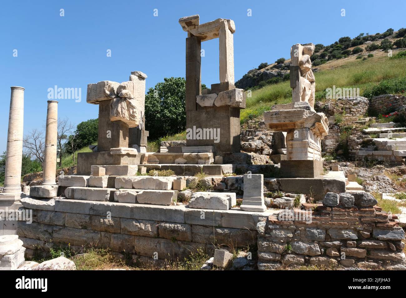 Resti del monumento Memmio a Efeso in Turchia Foto Stock