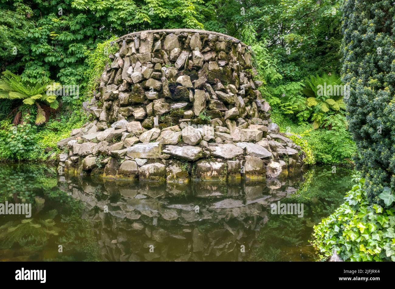 Dublino, Irlanda - 6 giugno 2022: Vista dei giardini Iveagh nel centro di Dublino Foto Stock