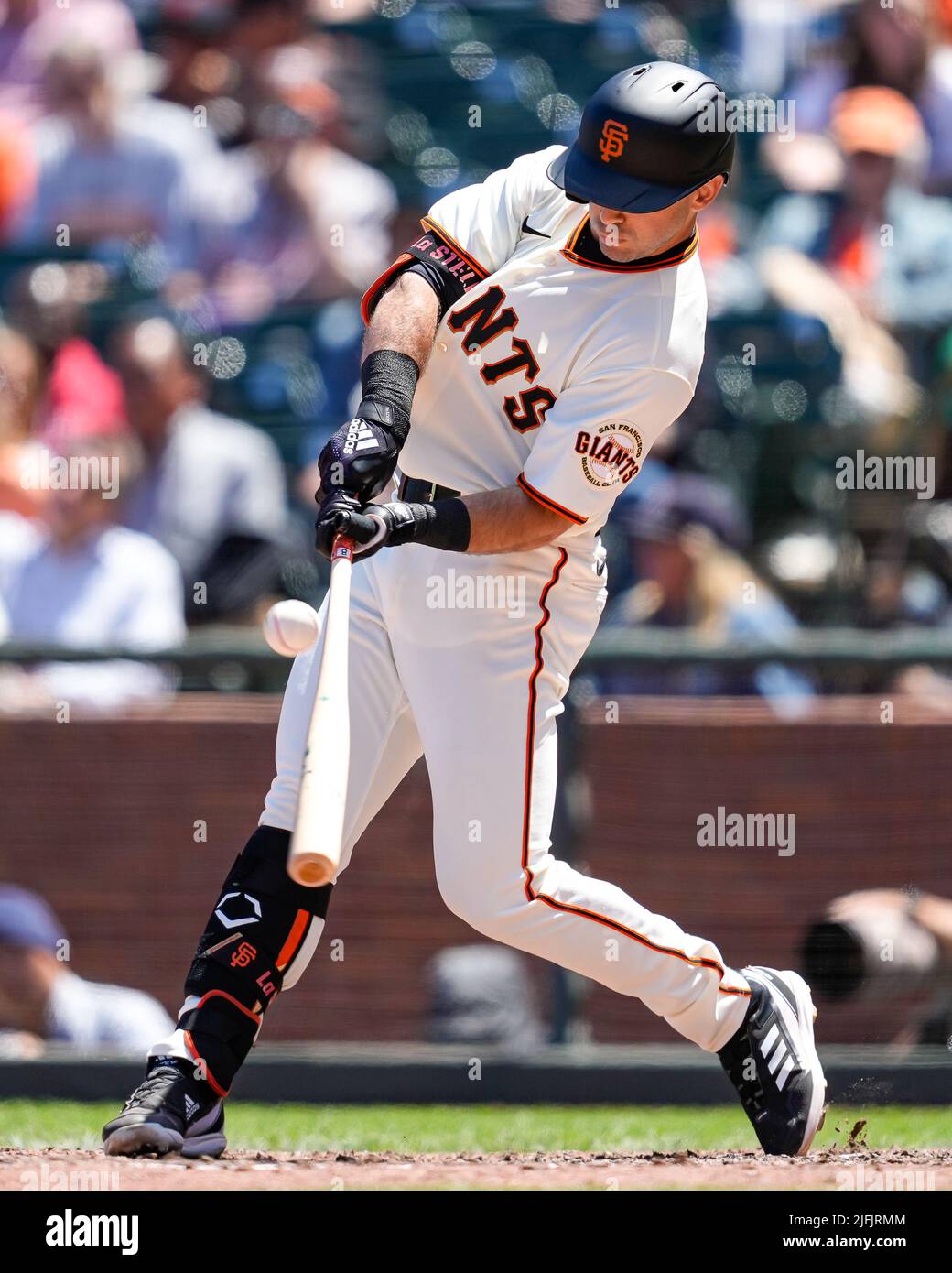 San Francisco Giants Infielder Tommy la Stella (8) al nat durante una partita MLB tra Detroit Tigers e San Francisco Giants all'Oracle Park di San Francisco Foto Stock