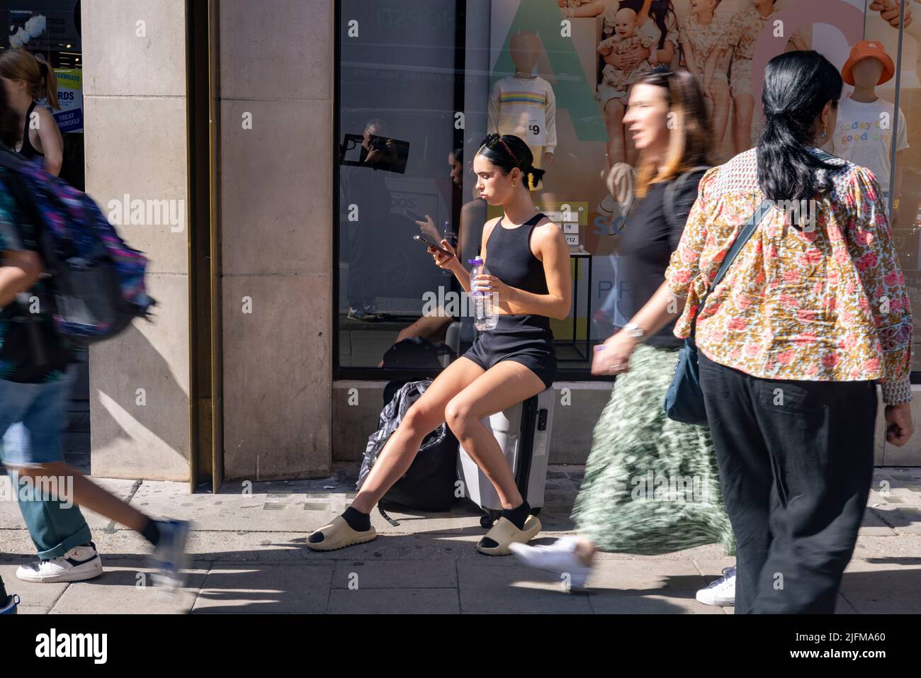 Oxford st hot girl shopping Foto Stock