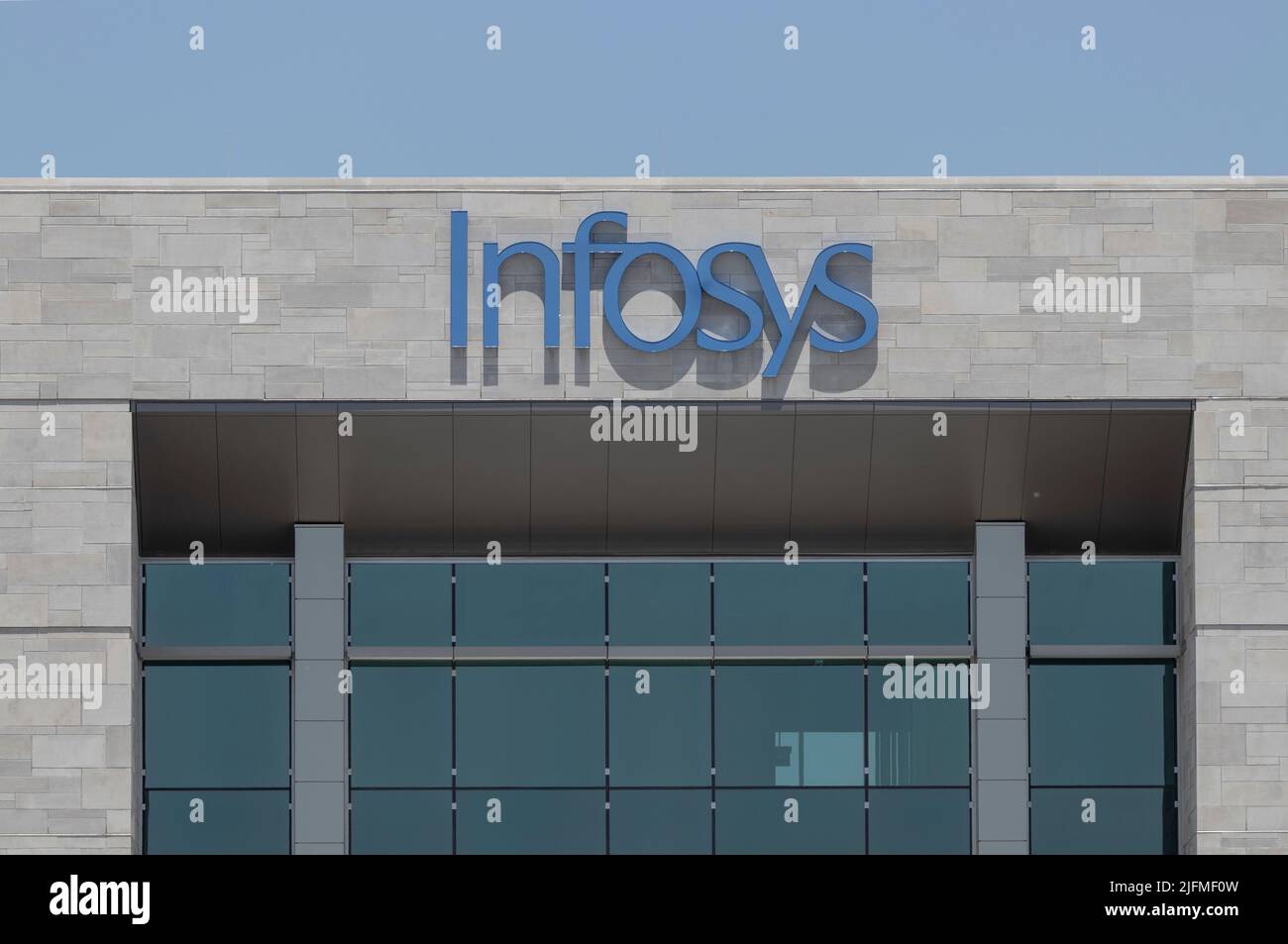 Indianapolis - circa Luglio 2022: Centro di Educazione degli Stati Uniti di Infosys. Infosys ha sede in India ed è un'azienda mondiale DI IT, intelligenza artificiale e servizi digitali. Foto Stock