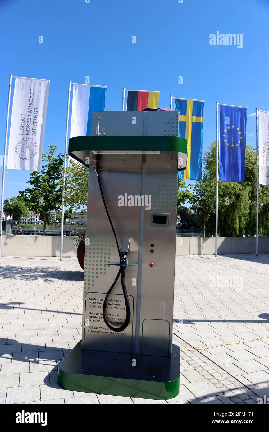 stazione di rifornimento hydrogen h2 a lindau, in germania, nel corso di una riunione con il premio nobel, ora abbiamo bisogno di più di h2 auto! - Foto Stock