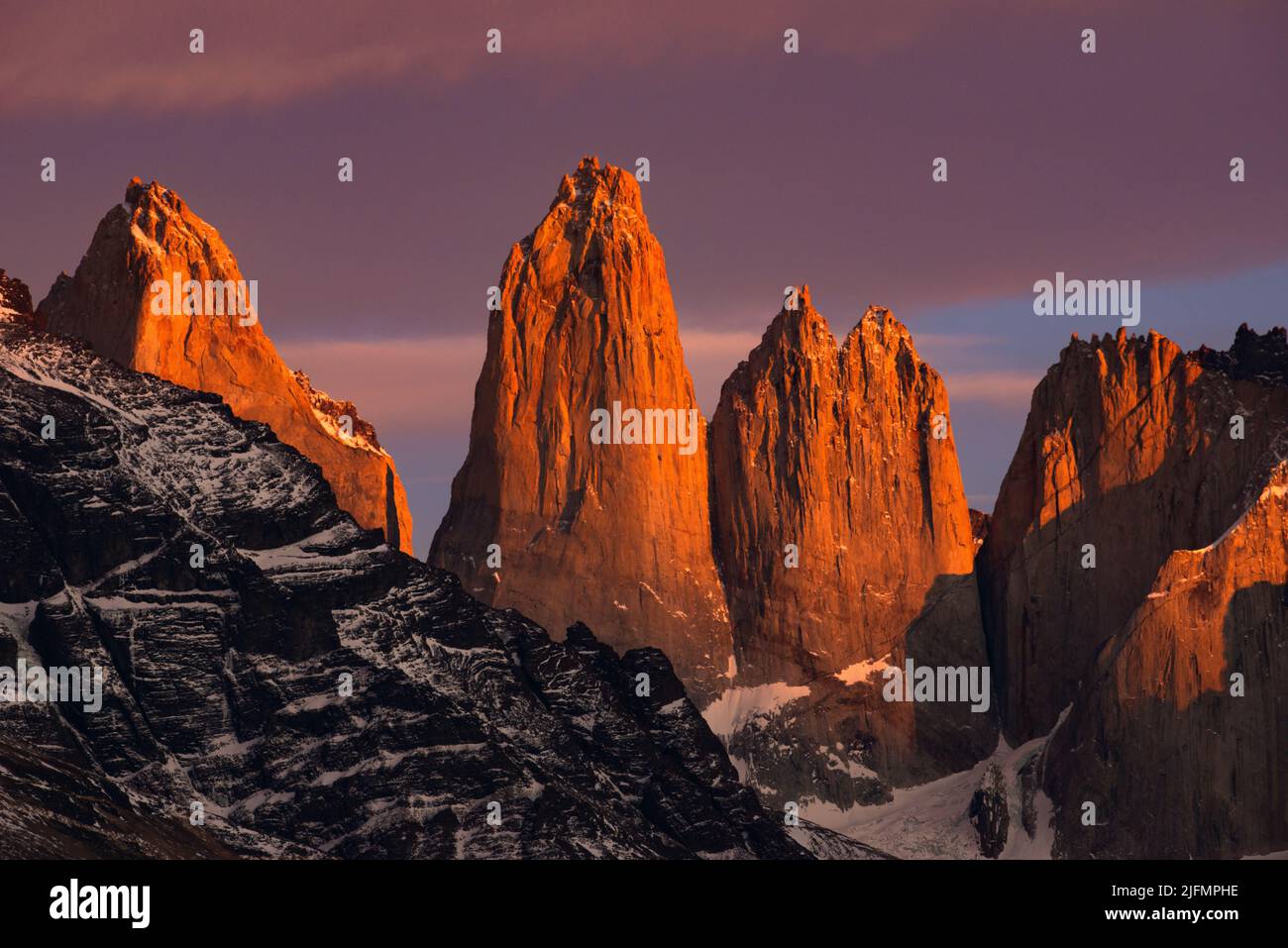 Le famose Torres del Paine N.P nel Cile meridionale Foto Stock