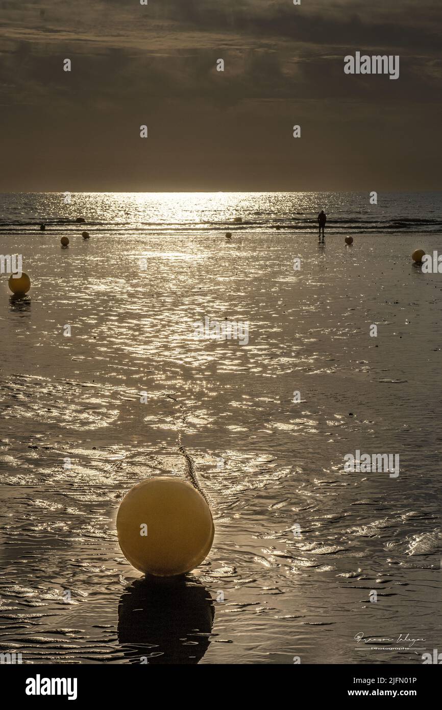 Ault Onival, plage au coucher de soleil. Foto Stock