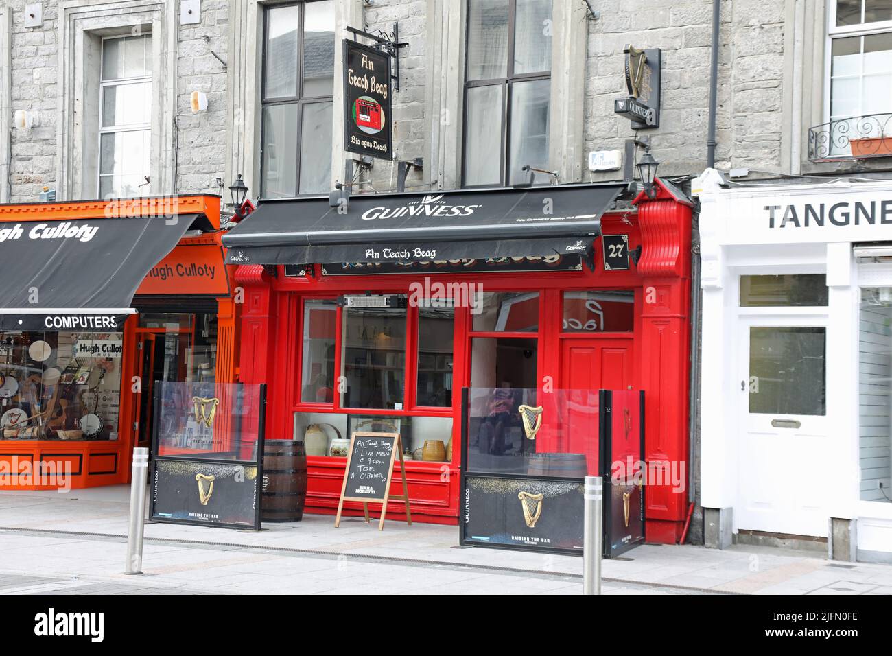 Un tradizionale pub di musica irlandese Teach Beag a Tralee Foto Stock